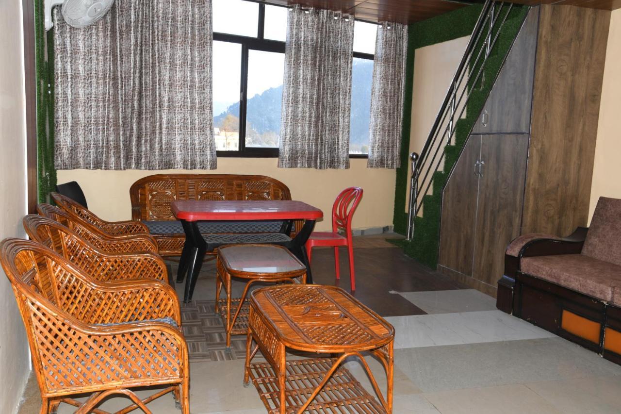 Hotel Mountain View And Rooftop Restaurant Pithorāgarh Esterno foto