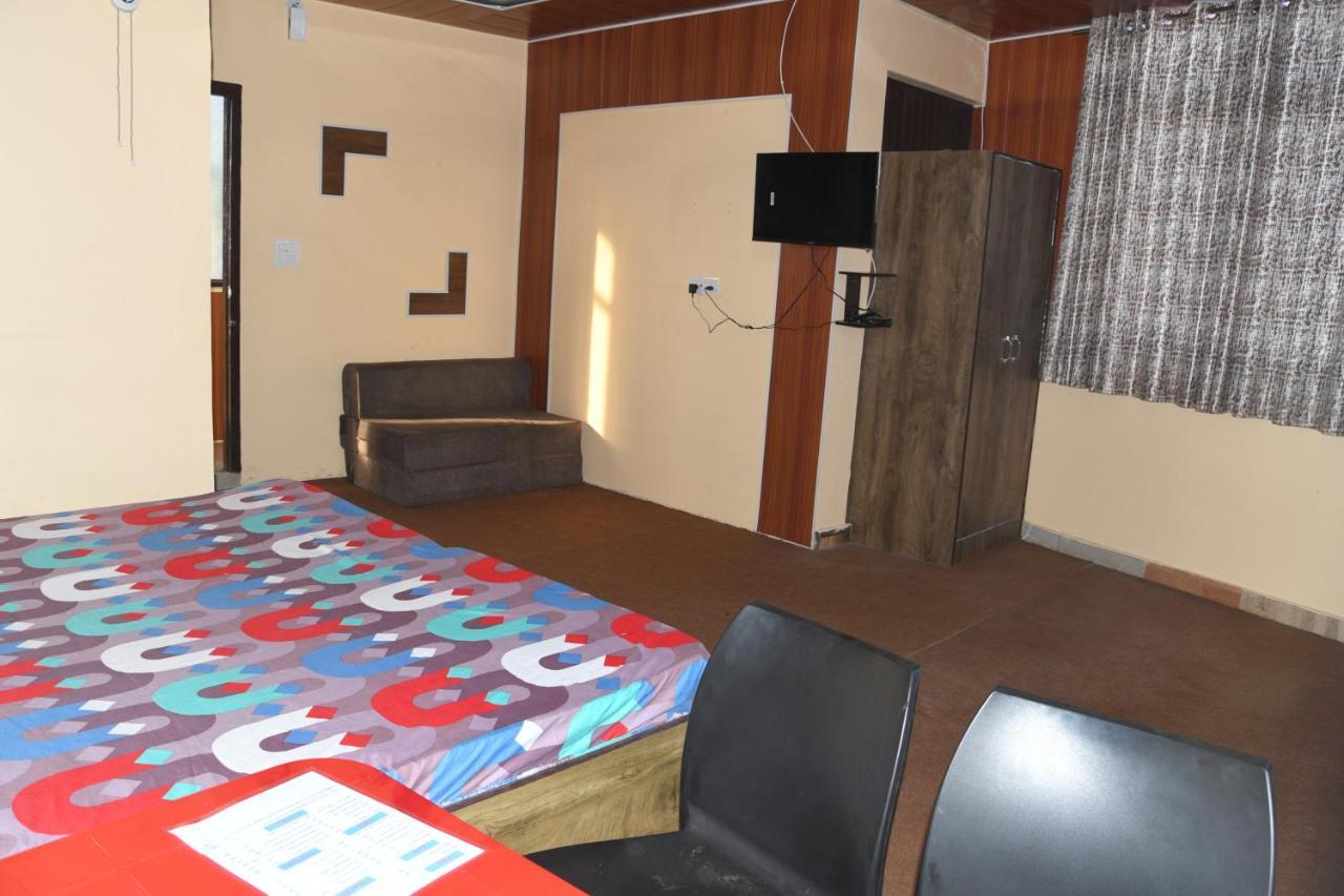 Hotel Mountain View And Rooftop Restaurant Pithorāgarh Esterno foto