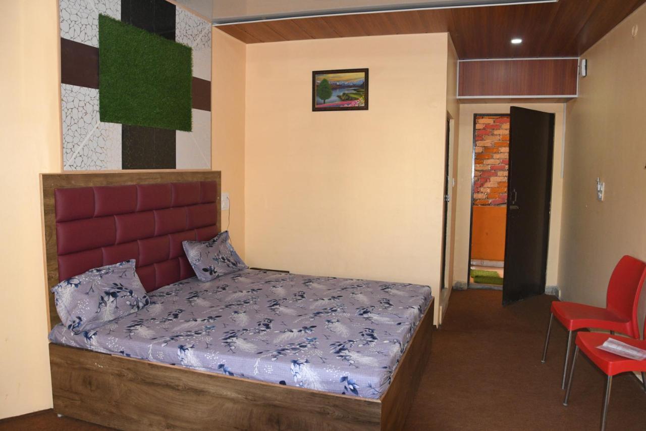 Hotel Mountain View And Rooftop Restaurant Pithorāgarh Esterno foto