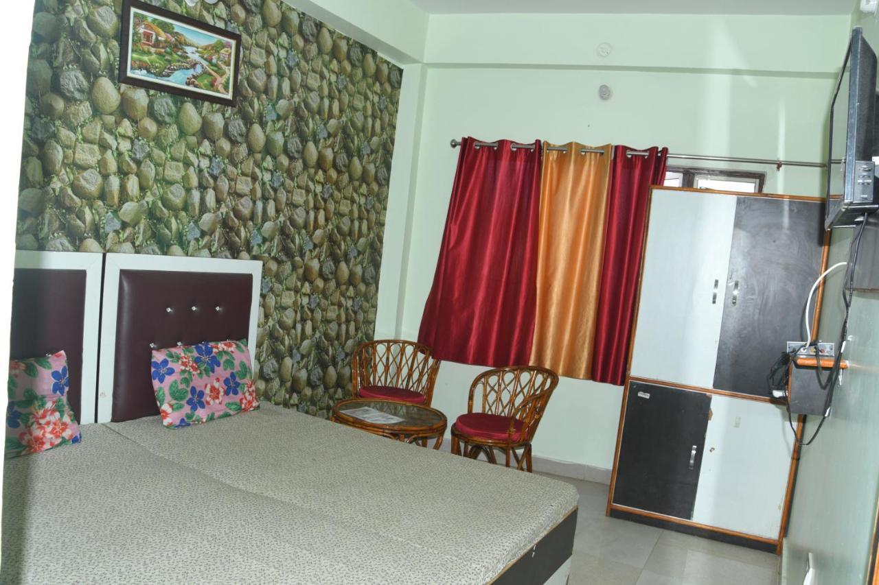 Hotel Mountain View And Rooftop Restaurant Pithorāgarh Esterno foto